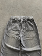 Load image into Gallery viewer, DOUBLE KNEE SWEATPANTS (SLATE)
